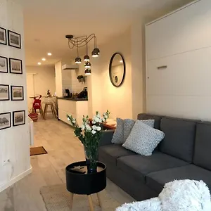  Appartement Snug In With Terrace